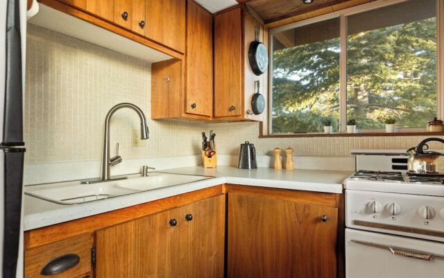 The Tranquil Pines A-frame Cabin Spectacular Views!