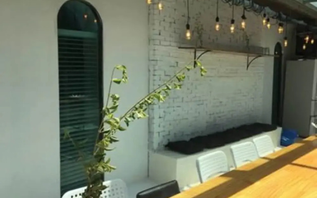 Rooftop Party Guesthouse - Hostel