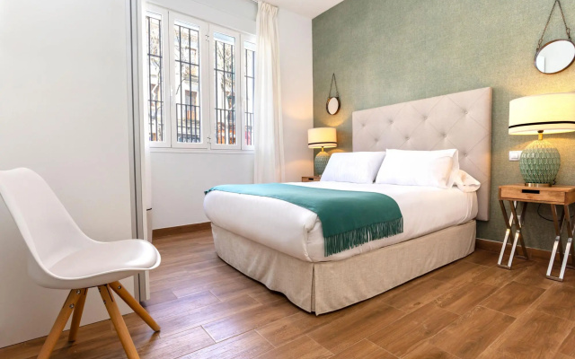 Magnificent apartment with patio in the city center. Recaredo II