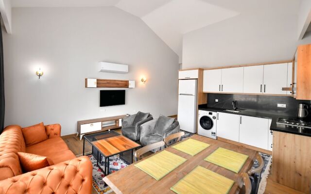 Red Moon Suites