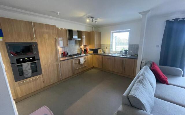 The Duplex Nairn- Spacious 3 Bedroom with sunny balcony