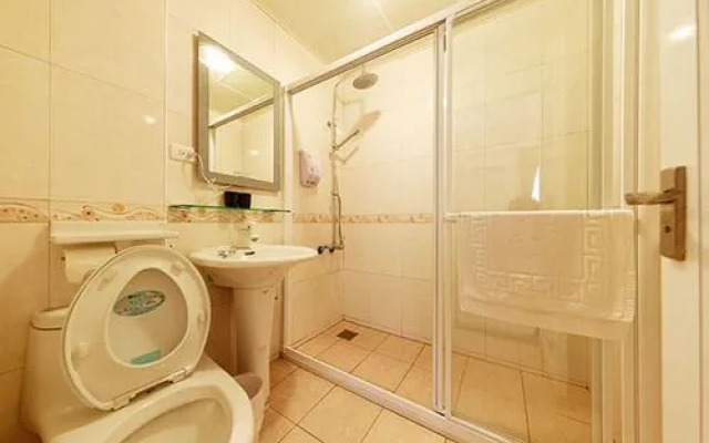 Four Seasons Duke Hostel