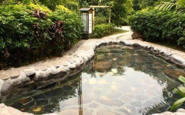 Xinyinzhan Hot Spring Holiday Resort