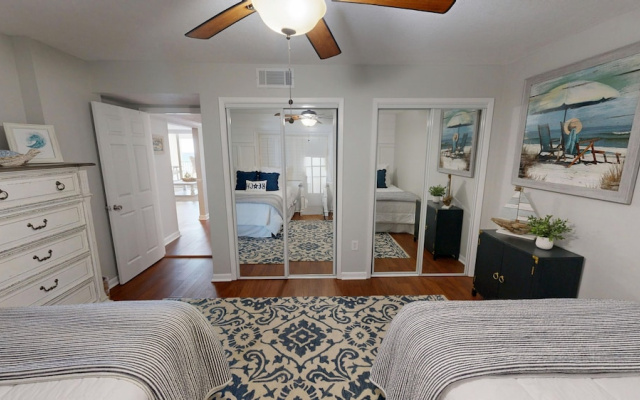 Shoreline Towers 1033 2 Bedroom Condo