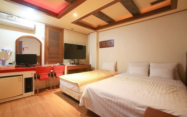 Hotel Plus
