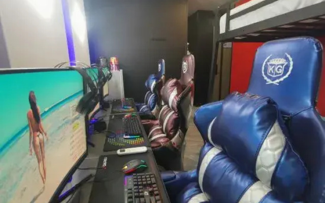 Space E-sports Hotel