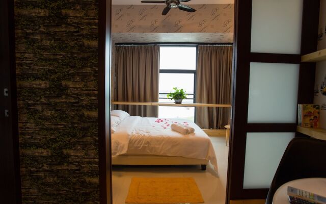 Mdm Woon's at Country Garden Danga Bay