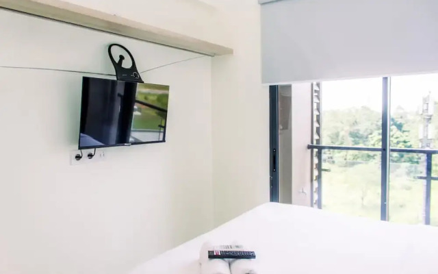 Studio With Cozy Design At Sky House Bsd Apartment