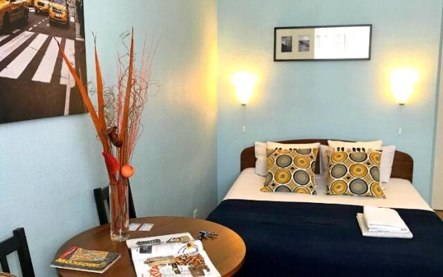 Noviy Arbat Hotel