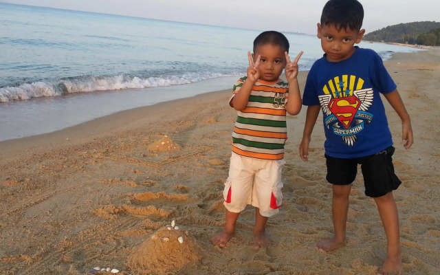 Pandan Laut Beach Resort