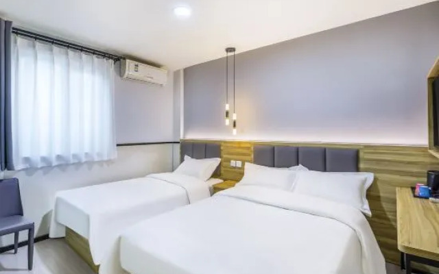 aimoHotel (Beijing Public Welfare Xiqiao Subway Station)