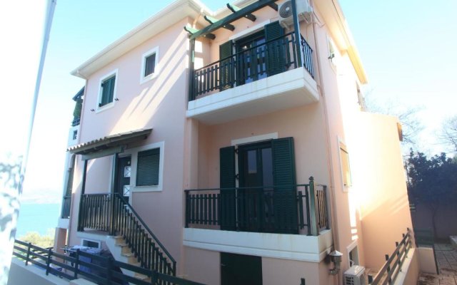 Impeccable 4-bed House in Nikiana