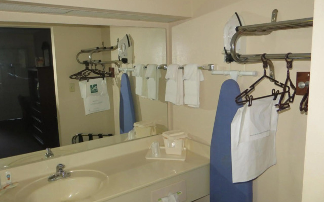 Travelodge by Wyndham Knoxville East
