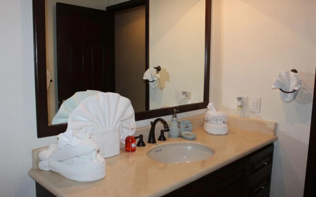 Sonoran Sky 1BR 306 by Casago