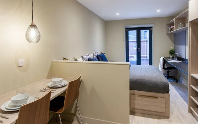 Modern Studios - READING