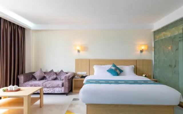 Holiday Hotel