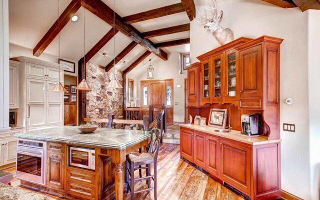 Moose Lodge Highlands Area by Pinnacle Lodging