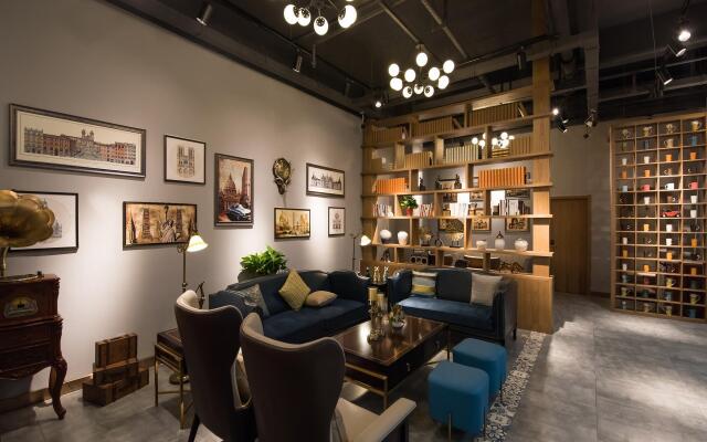 James Joyce Coffetel·Zhengzhou Convention and Exhibition Yaozhai Road Metro Station