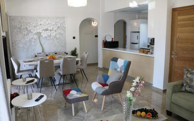 Yulya Villa By Taimoura