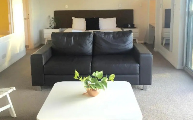 Elkamo Luxury Suites
