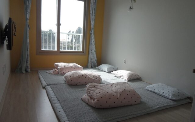 2013 Guesthouse