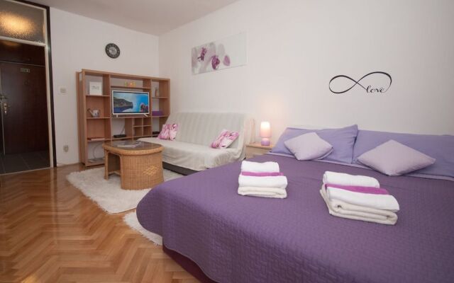 Studio apartment Tina