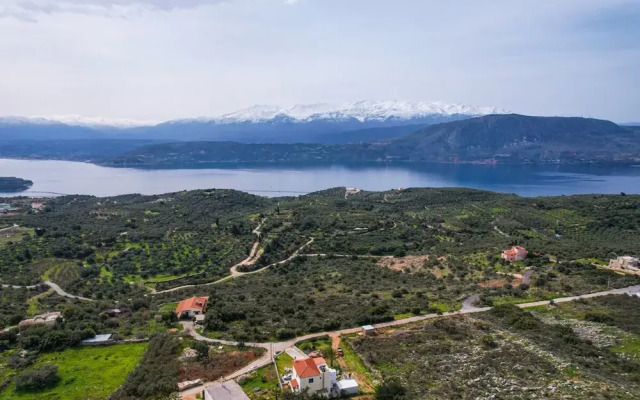 Villa Aitheras With sea Views and Garden
