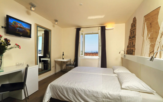 La Porta Luxury Rooms