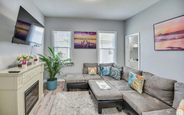 Charming Hampton Home Near Downtown & Beaches!