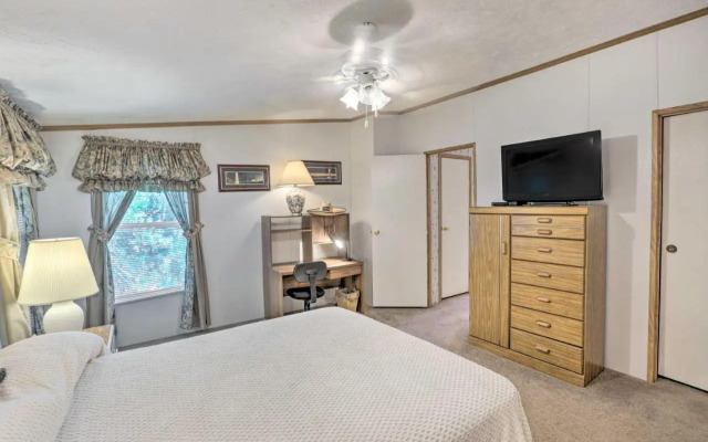 Bright Steinhatchee Home: Proximity to Ocean!