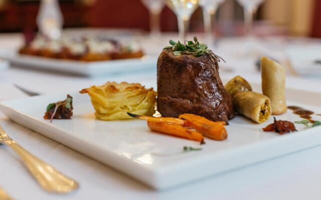 Rand Club Suites