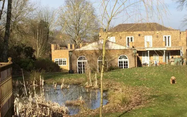 Bunkers Hill House