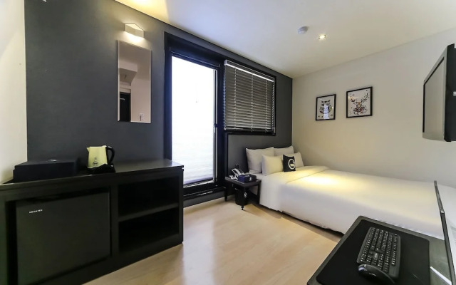 Busan Jaesong-dong Hotel Lrui