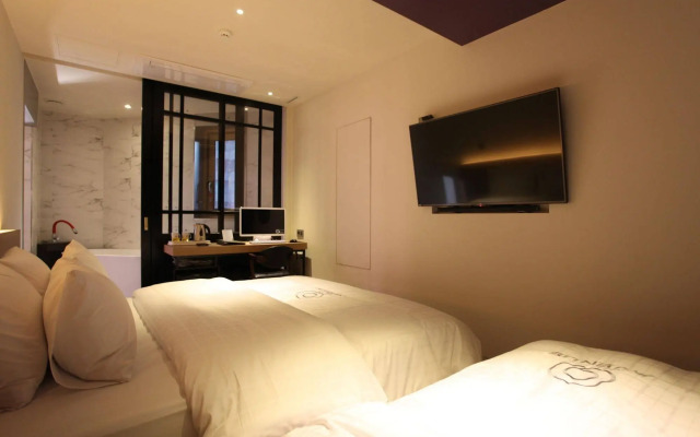 Avenue Nine Hotel