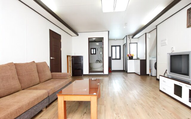 Jeongseon Click Pension