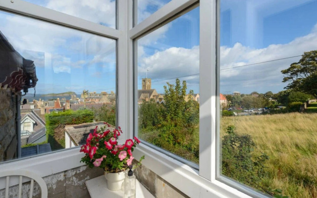 Forthview - Traditional 2 Bedroom Apartment