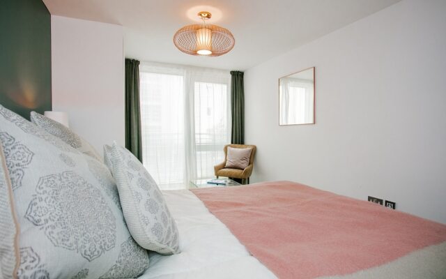 Modern 2 Bedroom Flat In Greenwich