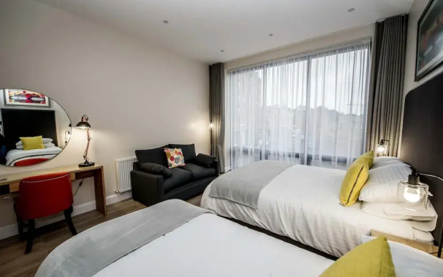 The James Suites