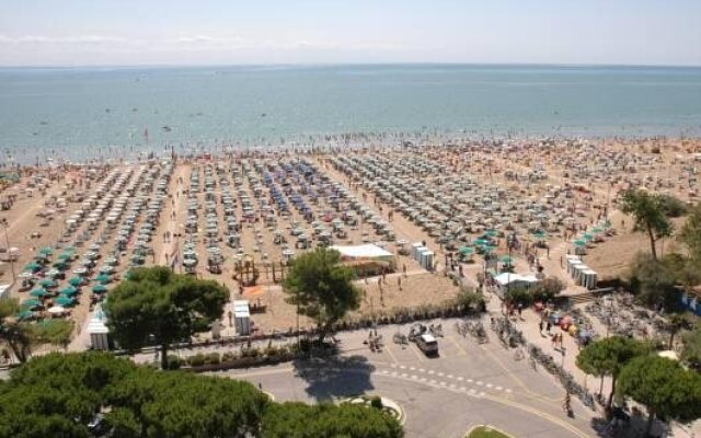 Los Nidos Holiday Resort Bungalows