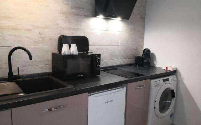 Apartment with Jacuzzi Fast internet Free Wifi