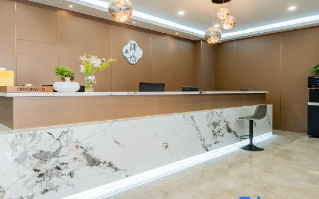 Chenxiang Hotel (Zhangjiakou First Affiliated Hospital Xishahe Bus Station)