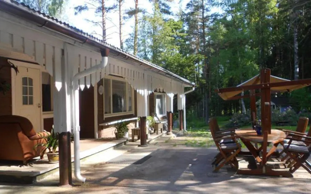 Juhlamenot Cottages