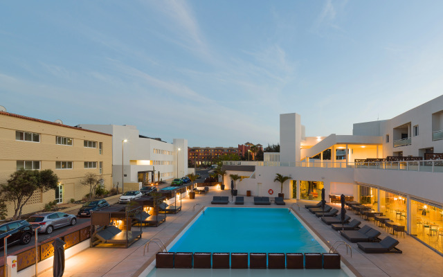 R2 Higos Beach Apartments
