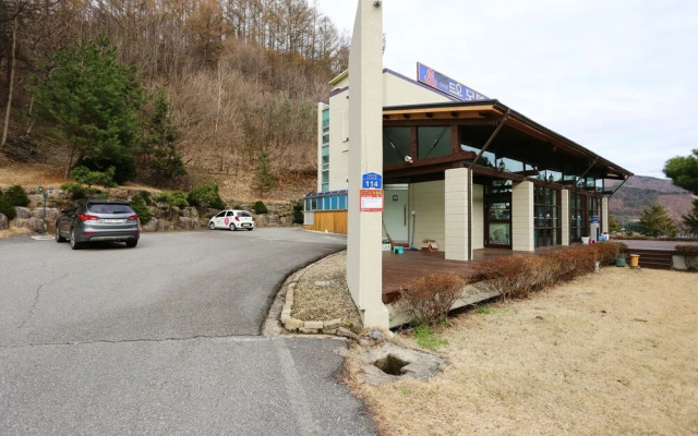 Hongcheon Garisan Deuo Motel