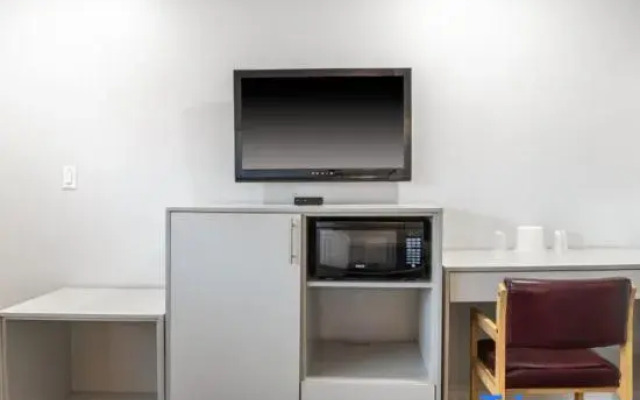 Motel 6 – Cornwall, ON