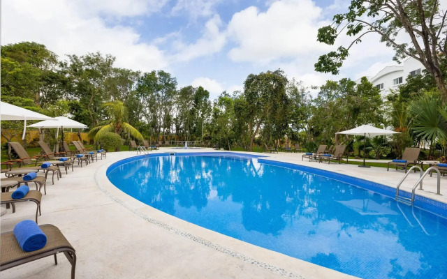 Courtyard By Marriott Cancun Airport