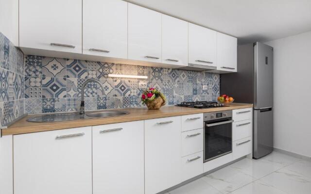 House Bajota with terrace and sea view