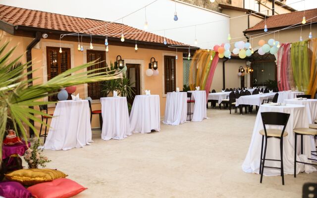 The Shahut Hotel
