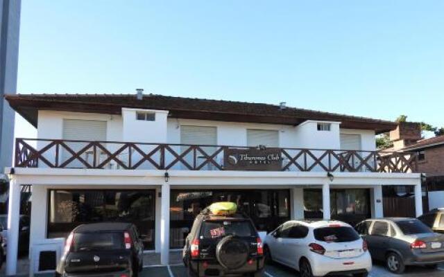 Hotel Tiburones Club