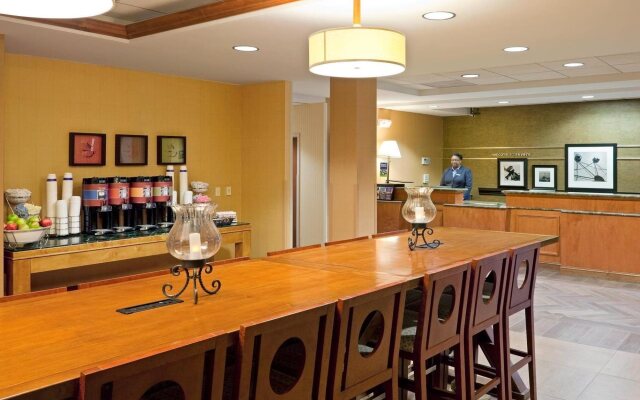 Hampton Inn Boston - Logan Airport